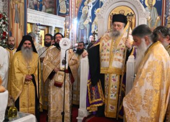 Ο Πανηγυρικός Εσπερινός για τον Άγιο Νικόλαο τον Πλανά στη Νάξο