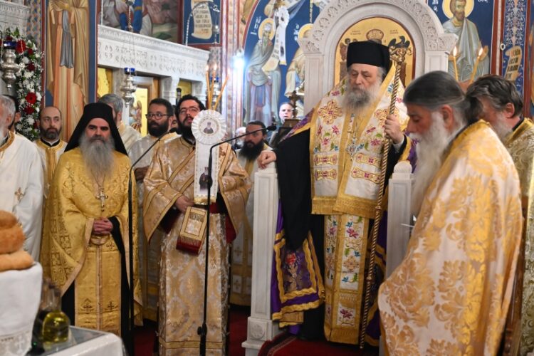 Ο Πανηγυρικός Εσπερινός για τον Άγιο Νικόλαο τον Πλανά στη Νάξο