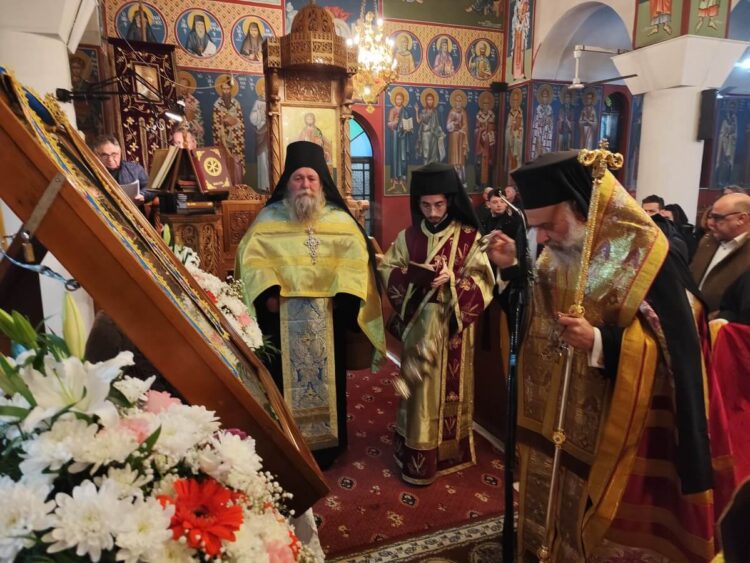 Με λαμπρότητα η υποδοχή της Παναγίας «Κορωνιωτίσσης» και οι Δ΄ Χαιρετισμοί στο Μακρυχώρι