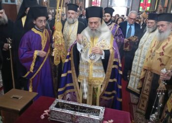 Yποδοχή της θαυματουργού δεξιάς χειρός του Αγίου Σπυρίδωνος στην Καρδίτσα