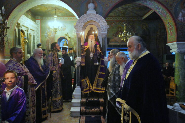 Ο Κατανυκτικός Εσπερινός της B΄ Εβδομάδος των Νηστειών στην Ιερά Μητρόπολη Πειραιώς