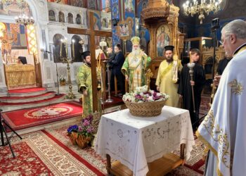 Η Κυριακή της Σταυροπροσκυνήσεως στην Ι. Μητρόπολη Κορίνθου