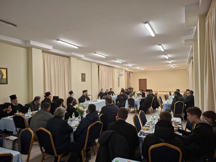 Σύναξη Αναγνωστών, Ιερόπαιδων και Υποψήφιων Κληρικών  στην Ι. Μητρόπολη Κορίνθου