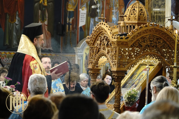 120 φοιτητές έψαλαν τον Ακάθιστο Ύμνο στη Θεσσαλονίκη