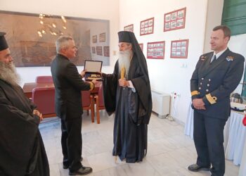 Στον νέο Διοικητή της Σχολής Ναυτικών Δοκίμων ο Μητροπολίτης Πειραιώς