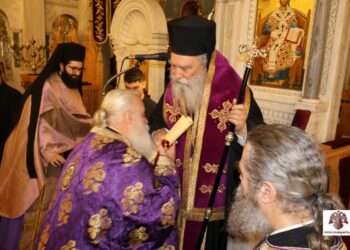 Χειροθεσία Αναγνώστη και έπαινοι σε πολύτεκνους ιερείς στην Προηγιασμένη Θ. Λειτουργία στον Ι.Ν. Οσίου Νίκωνος