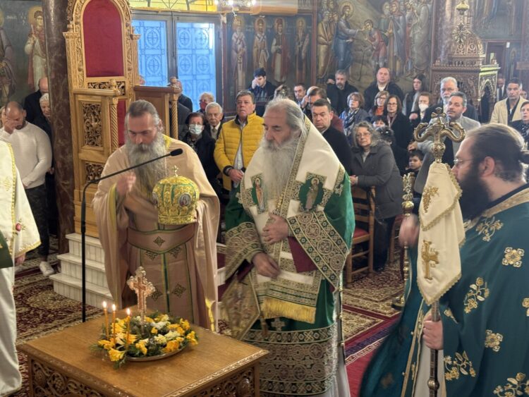 Η Κυριακή της Σταυροπροσκυνήσεως στην Ιερά Μητρόπολη Πειραιώς