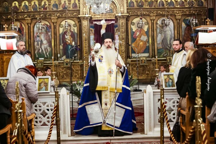 Φθιώτιδος Συμεών: «Να μπούμε στην αγκαλιά της Παναγίας μας»