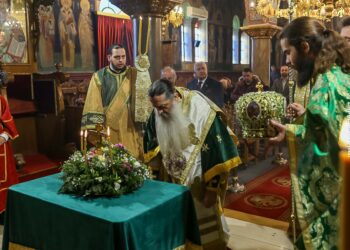 Φθιώτιδος Συμεών: «Ο Σταυρός του Χριστού μπορεί να μεταμορφώσει τους δικούς μας σταυρούς»