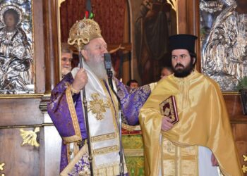 ΚΥΡΙΑΚΗ ΤΗΣ ΣΤΑΥΡΟΠΡΟΣΚΥΝΗΣΕΩΣ ΜΕ ΧΕΙΡΟΤΟΝΙΑ ΠΡΕΣΒΥΤΕΡΟΥ ΣΤΗΝ ΙΕΡΑ ΜΗΤΡΟΠΟΛΗ ΧΑΛΚΙΔΟΣ