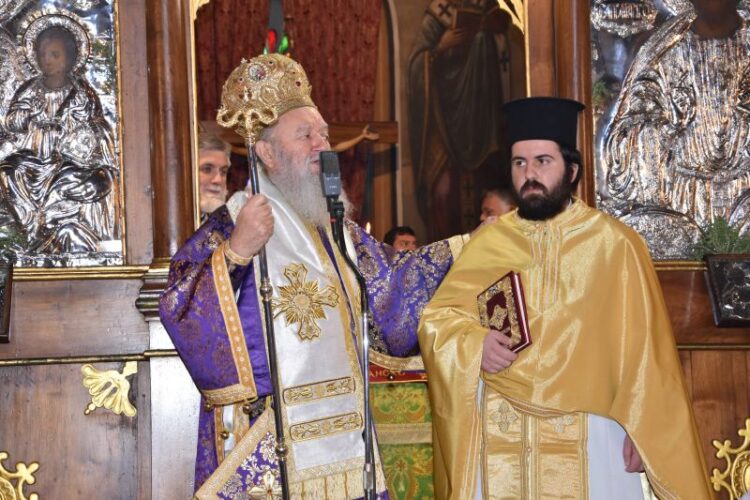 ΚΥΡΙΑΚΗ ΤΗΣ ΣΤΑΥΡΟΠΡΟΣΚΥΝΗΣΕΩΣ ΜΕ ΧΕΙΡΟΤΟΝΙΑ ΠΡΕΣΒΥΤΕΡΟΥ ΣΤΗΝ ΙΕΡΑ ΜΗΤΡΟΠΟΛΗ ΧΑΛΚΙΔΟΣ