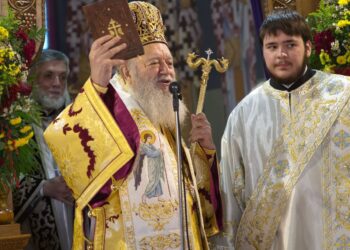 ΑΡΧΙΕΡΑΤΙΚΟ ΣΥΛΛΕΙΤΟΥΡΓΟ ΚΑΙ ΧΕΙΡΟΤΟΝΙΑ ΔΙΑΚΟΝΟΥ ΣΤΗ ΝΕΑ ΑΡΤΑΚΗ