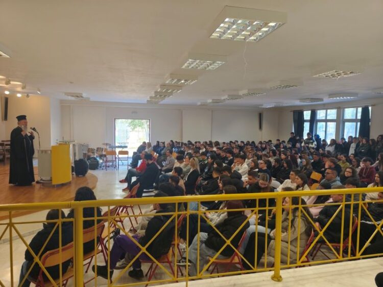 ΕΠΙΣΚΕΨΗ ΤΟΥ ΜΗΤΡΟΠΟΛΙΤΟΥ ΧΑΛΚΙΔΟΣ ΣΤΟ ΓΕΛ ΒΑΣΙΛΙΚΟΥ