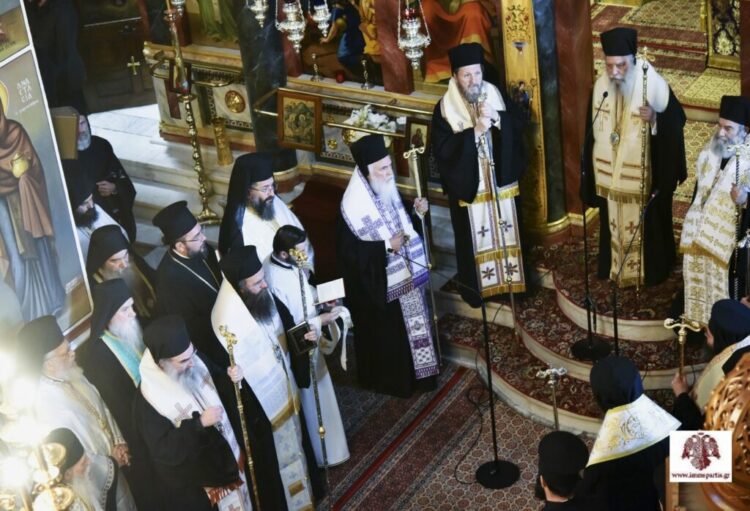 Πάνδημη συμμετοχή και συγκινησιακό κλίμα στην Εξόδιο ακολουθία του μακαριστού Αρχ. Γερασίμου Πετρολέκα