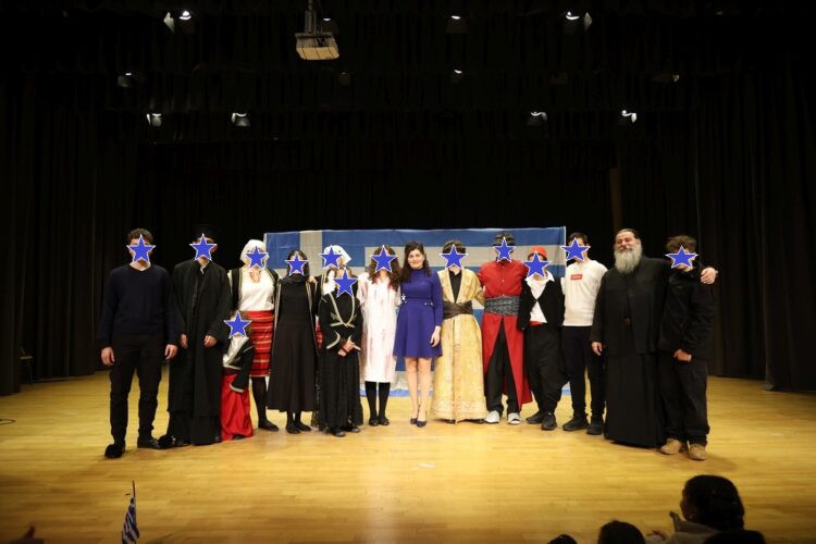 Συγκίνησαν τα κατηχητόπουλα του Αγίου Αχιλλίου στην εορτή για την εθνική Παλιγγενεσία!