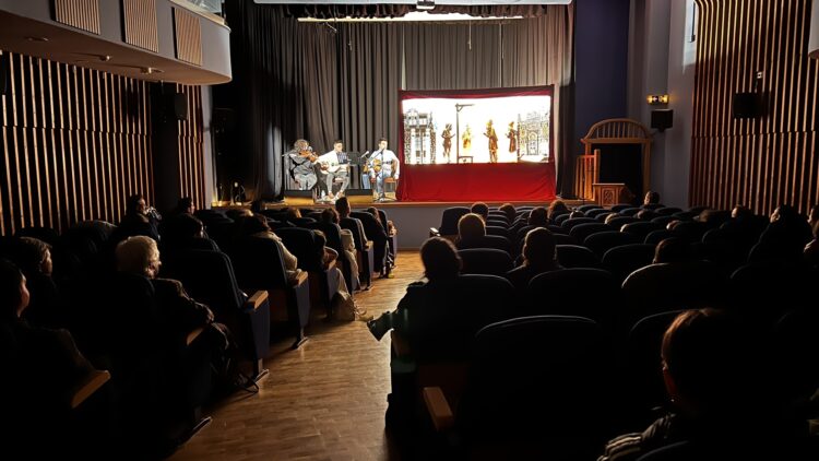 Τα παιδιά αγκάλιασαν την παράσταση Θεάτρου Σκιών «Πατριάρχης Γρηγόριος Ε΄» στο Πνευματικό Κέντρο της Ι.Μ. Κίτρους