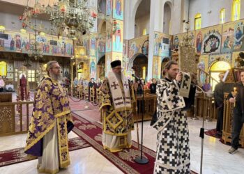 Θεία Λειτουργία των Προηγιασμένων Δώρων στον Ι. Ν. Ζωοδόχου Πηγής Λαρίσης