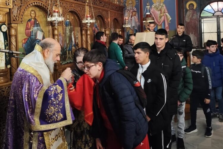 Μαθητική συμμετοχή στην Προηγιασμένη Θεία Λειτουργία στον Άγιο Αλέξανδρο Καρδίτσης