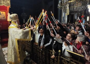Η λαμπροφόρος νύχτα της Αναστάσεως στην Καρδίτσα