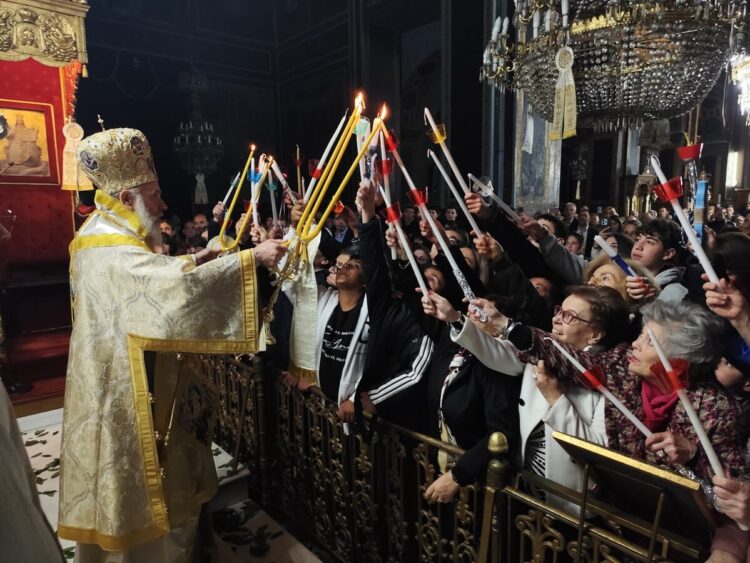 Η λαμπροφόρος νύχτα της Αναστάσεως στην Καρδίτσα