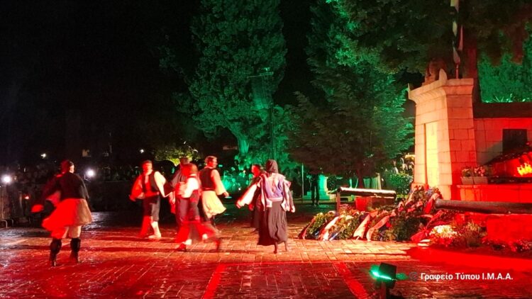 Νυχτερινό ευλαβικό προσκύνημα  στον Κήπο των Ηρώων στην Ι. Π. Μεσολογγίου