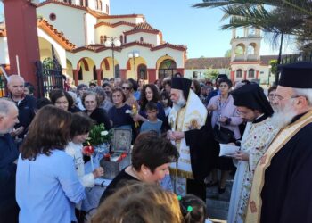 Με λαμπρότητα η μετακομιδή της τιμίας κάρας του Αγίου Σεραφείμ στο Φανάρι