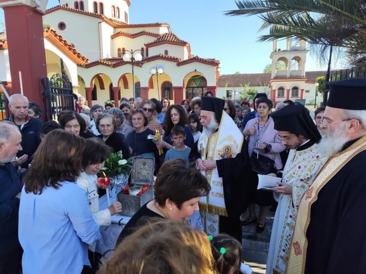 Με λαμπρότητα η μετακομιδή της τιμίας κάρας του Αγίου Σεραφείμ στο Φανάρι