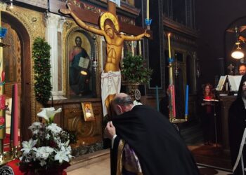 Η κατανυκτική Ακολουθία των Αγίων Παθών στον Μητροπολιτικό Ναό Καρδίτσης