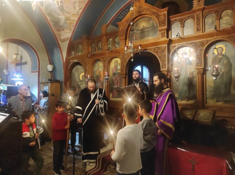 Η Μ. Δευτέρα στην Ι. Μητροπόλεως Κορίνθου