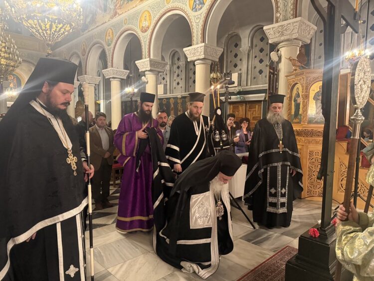 Η Ακολουθία των Αχράντων Παθών στην Ι. Μητρόπολη Κορίνθου