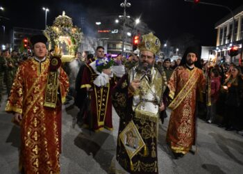 Η ΑΚΟΛΟΥΘΙΑ ΤΟΥ ΕΠΙΤΑΦΙΟΥ ΘΡΗΝΟΥ ΣΤΗΝ ΙΕΡΑ ΜΗΤΡΟΠΟΛΗ ΜΑΡΩΝΕΙΑΣ