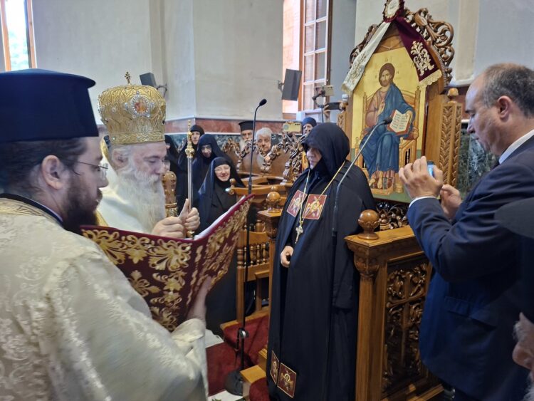 Η ενθρόνιση της νέας Ηγουμένης στο Ι. Ησυχαστήριο «ο Τίμιος Σταυρός» Μαψού Κορινθίας