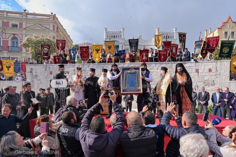 Πάνδημη υποδοχή της Παναγίας Σουμελά στην Καβάλα
