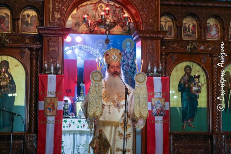 Φθιώτιδος Συμεών: «Η Ανάσταση του Χριστού μας απαγορεύει να απελπιστούμε»