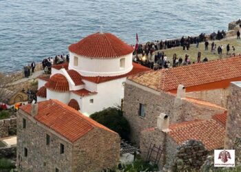 Ο πανηγυρικός Δισαρχιερατικός Εσπερινός στον Ι.Ν. Παναγίας Χρυσαφίτισσας Μονεμβασίας