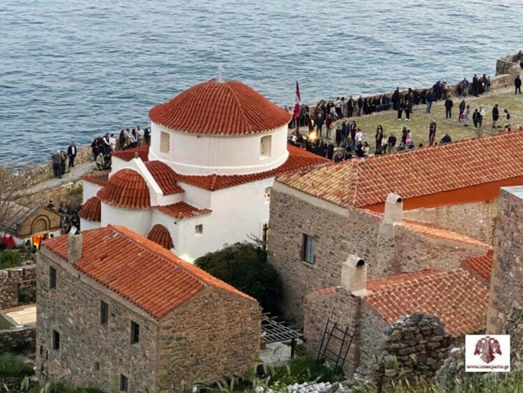 Ο πανηγυρικός Δισαρχιερατικός Εσπερινός στον Ι.Ν. Παναγίας Χρυσαφίτισσας Μονεμβασίας