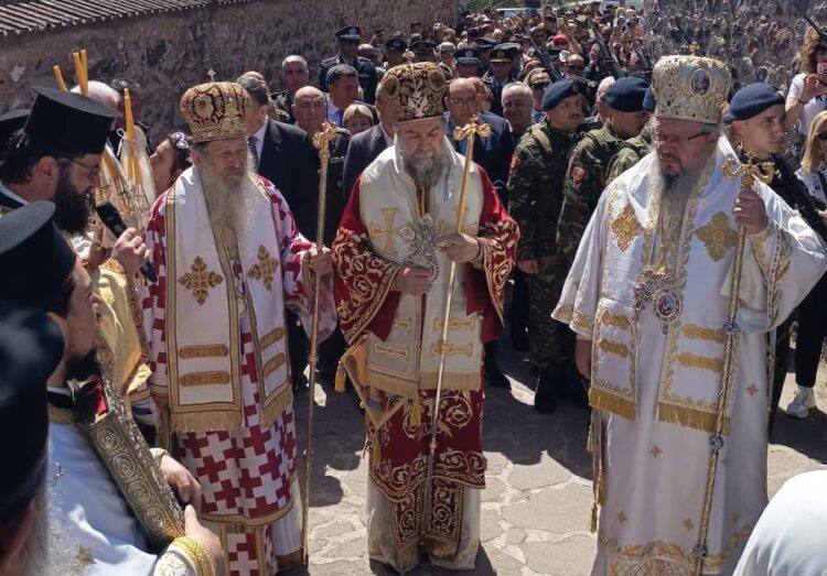 Σερρών Θεολόγος: «Σήμερον ο κόσμος μοσχοβολά Ανάσταση, άνοιξη ψυχών και ελπίδων!»