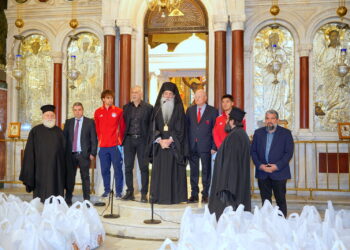 Η Μητρόπολη Πειραιώς στηρίζει χιλιάδες συνανθρώπους μας με την υποστήριξη της ΠΑΕ ΟΛΥΜΠΙΑΚΟΣ.