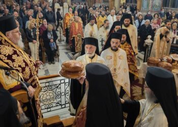 Με λαμπρότητα ο Πανηγυρικός Εσπερινός του Αγίου Γεωργίου στον Καρέα