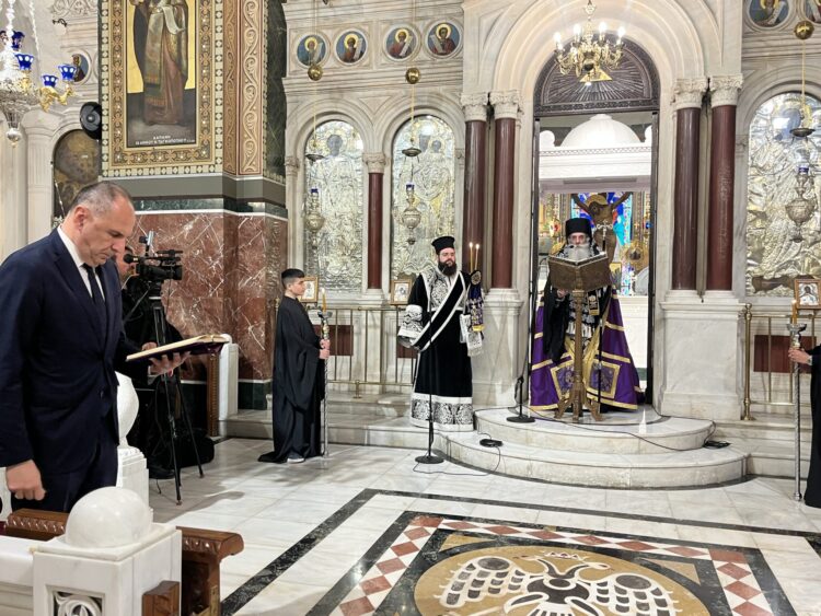 Παρουσία του Υπουργού Εξωτερικών  η Ακολουθία των Αχράντων Παθών στην Ι.Μ. Πειραιώς