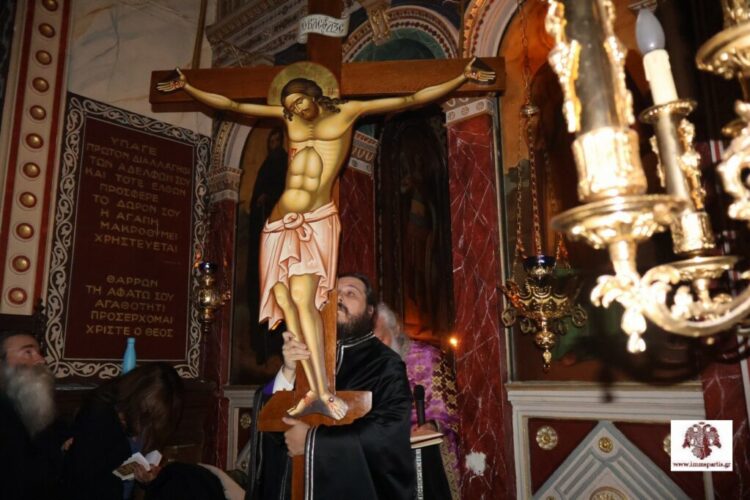 Η ακολουθία των Αχράντων Παθών στον Μητροπολιτικό Ναό Ευαγγελιστρίας Σπάρτης