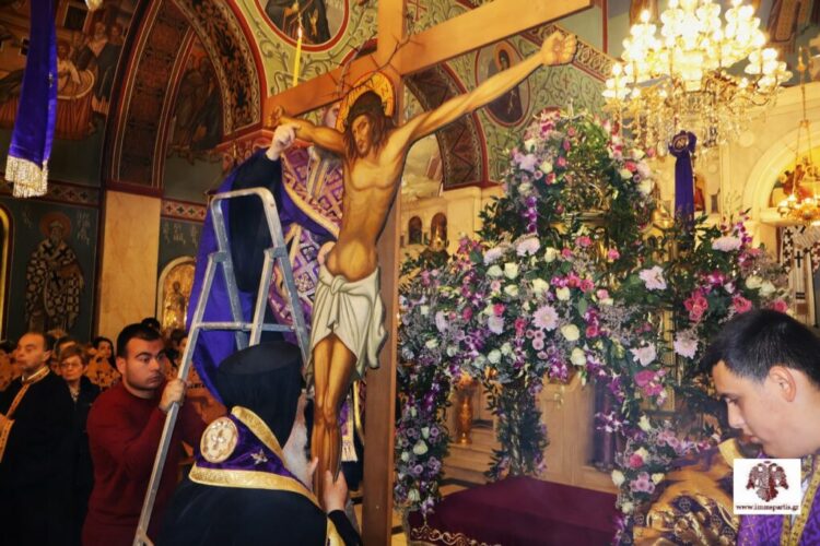 Σε συγκινησιακό κλίμα ο Εσπερινός της Αποκαθηλώσεως στον Ι.Ν. Οσίου Νίκωνος Σπάρτης