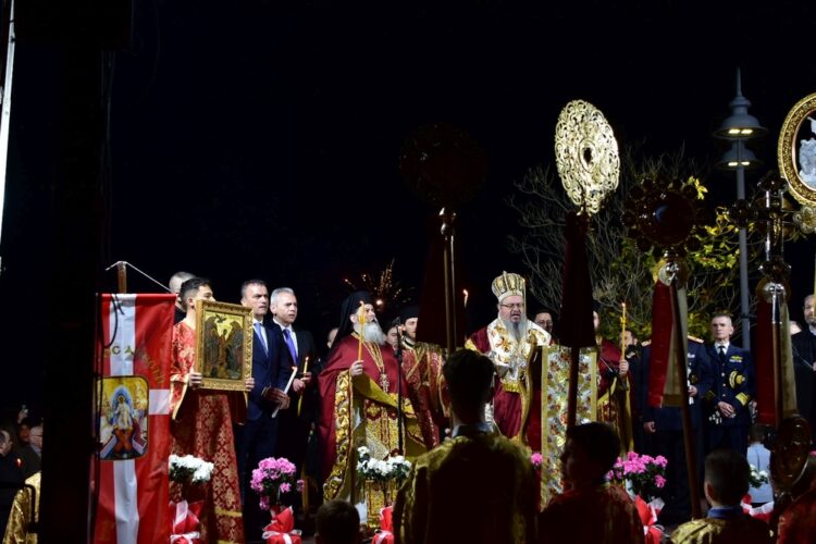 Η Ανάσταση του Κυρίου στον Ιερό Μητροπολιτικό Ναό Αγίου Αχιλλίου Λαρίσης