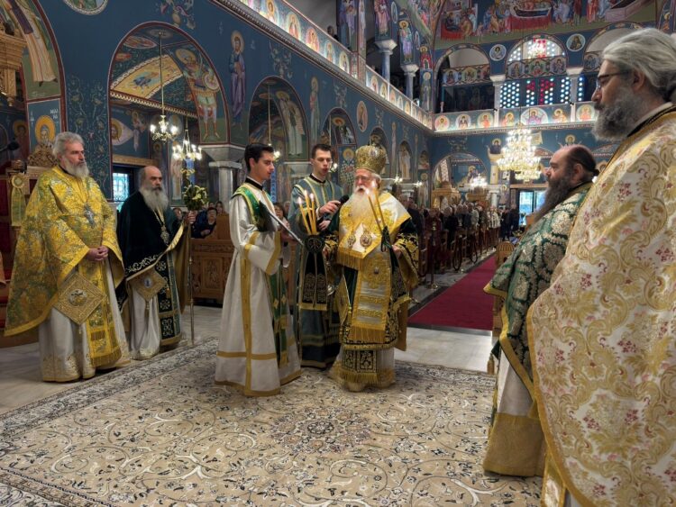 Με λαμπρότητα η Κυριακή των Βαΐων στο Βόλο