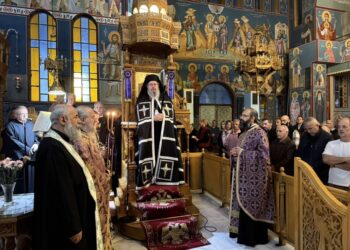 Μεγάλη Δευτέρα εσπέρας στον Ιερό Ναό Αγίων Πρωτοκορυφαίων Πέτρου και Παύλου Λαρίσης