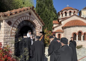 Τρισάγια στους τάφους των προκατόχων του τέλεσε ο Μητροπολίτης Λαρίσης και Τυρνάβου