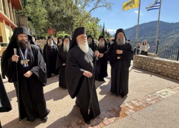 Ιστορική επίσκεψη και προσκύνημα της εκπροσώπων της Ιεράς Κοινότητας του Αγίου Όρους στις Ιερές Μονές Μεγάλου Σπηλαίου και Αγίας Λαύρας Καλαβρύτων