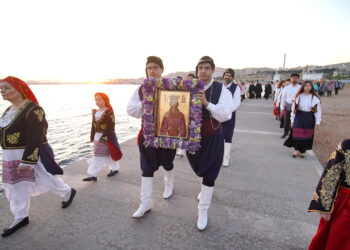 Ο Πανηγυρικός Εσπερινός της Αγίας Μεγαλομάρτυρος Ειρήνης στη Δραπετσώνα