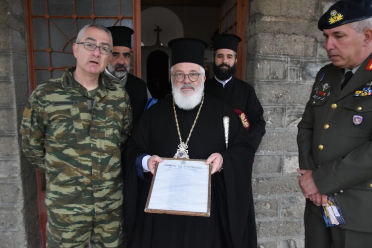 Λειτουργία σε εκκλησιά ερημική…