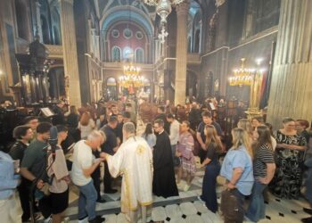 Η ΙΕΡΑ ΜΗΤΡΟΠΟΛΗ ΧΑΛΚΙΔΟΣ ΠΡΟΣΕΥΧΕΤΑΙ ΓΙΑ ΤΑ ΠΑΙΔΙΑ ΤΗΣ